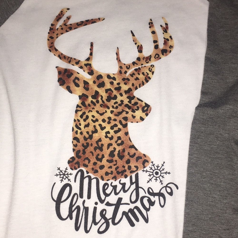 Deer Tee♥️♥️ - Picture 2 of 3